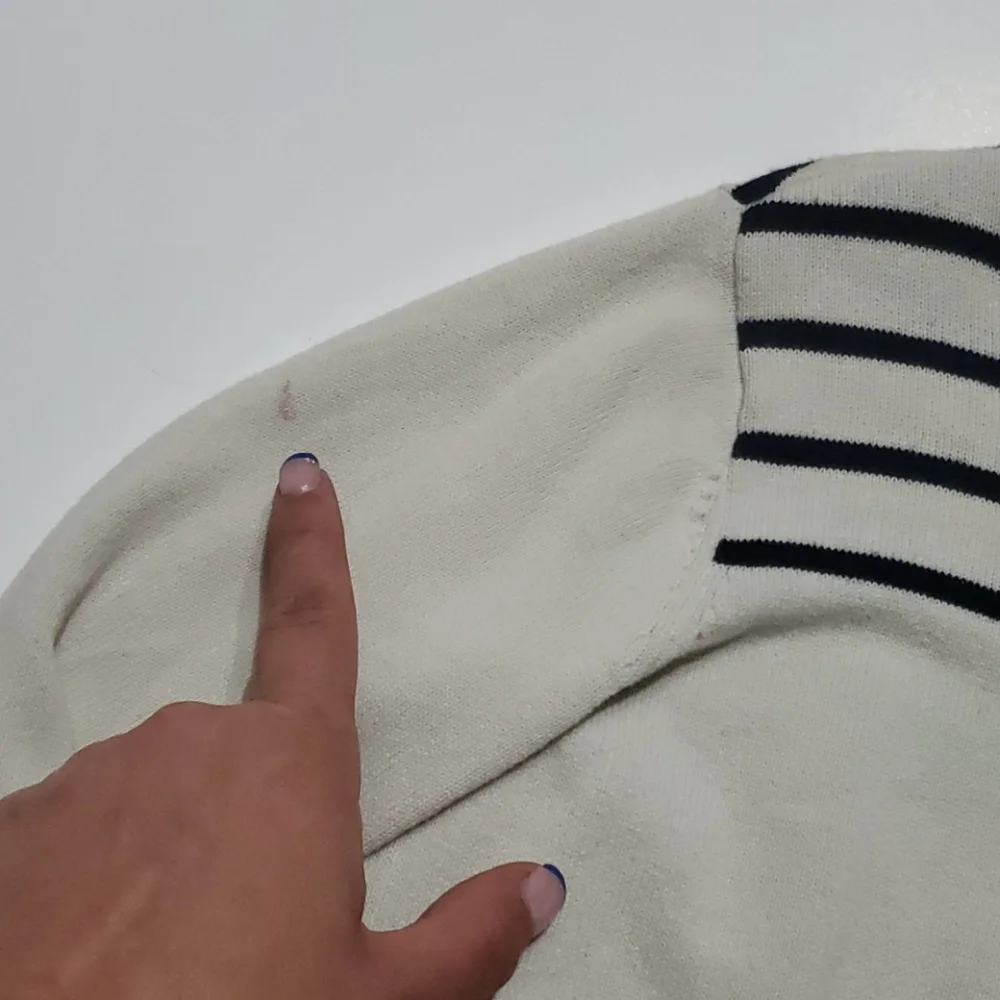 The Children's Place Boy's Sweater-Size XS 4